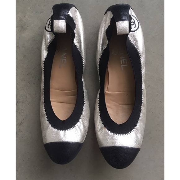 CHANEL Shoes - Chanel ballet / ballerina flats, silver + black